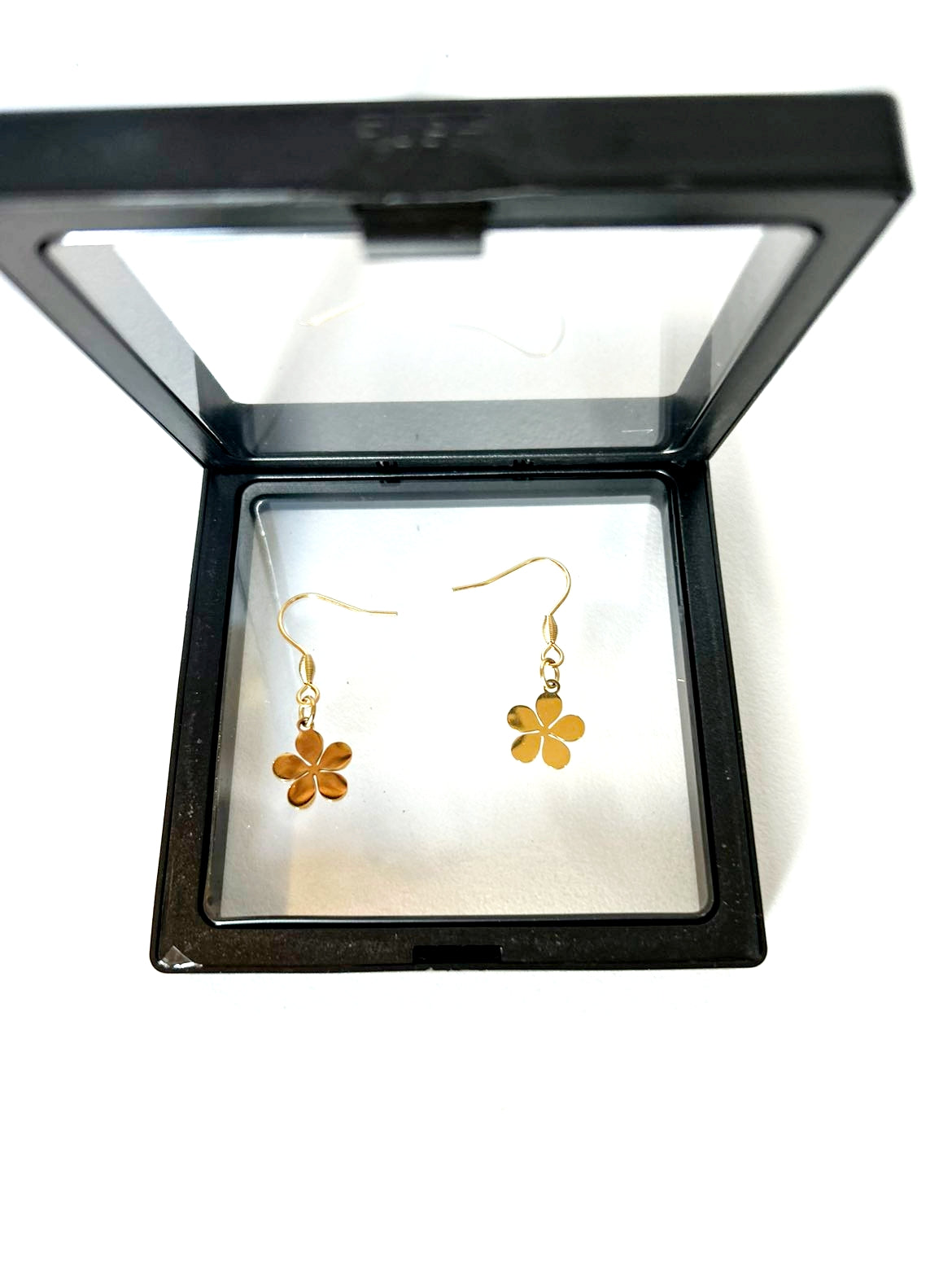 Boucles d'oreilles pendantes 'fleur chic'🌼