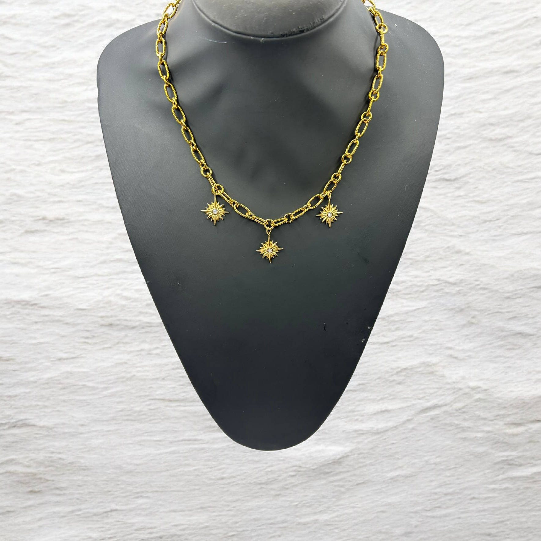 Collier astre d'or : élégance durable🫶